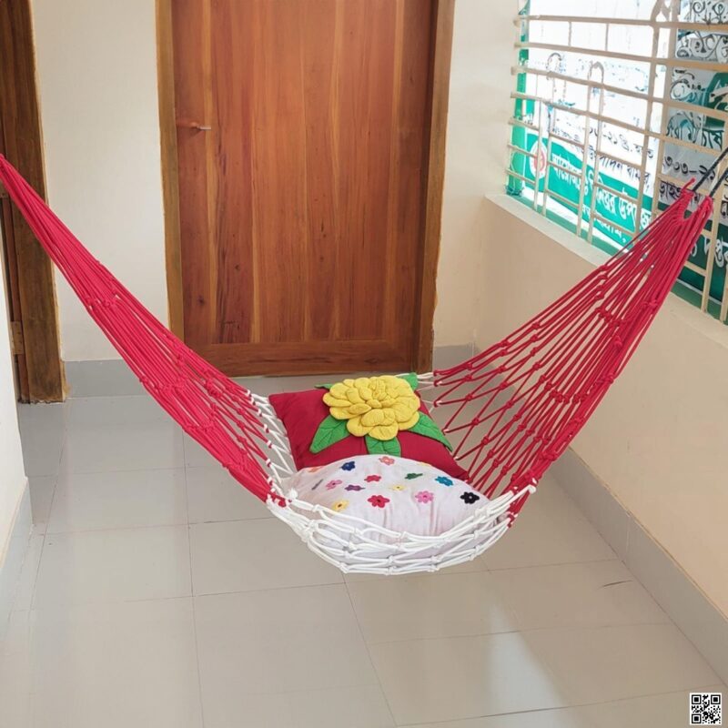 বাচ্চাদের দোলনা